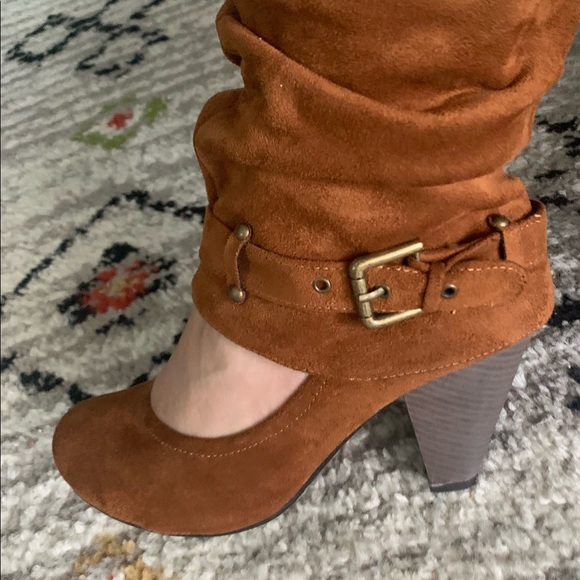 Faux suede bootie heels - Picture 2 of 4